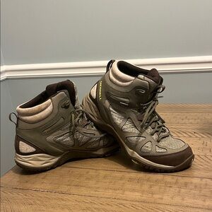 Merrell Women’s Dusty Olive Hiking Boots